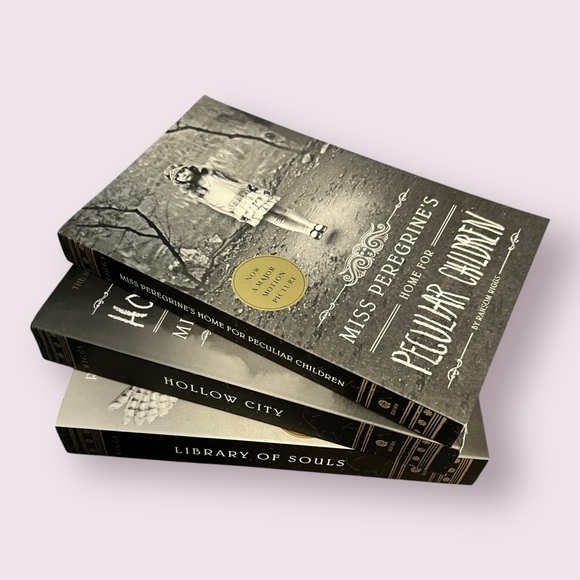Miss Peregrine’s 3 Book Set - Ransom Riggs - Picture 4 of 12